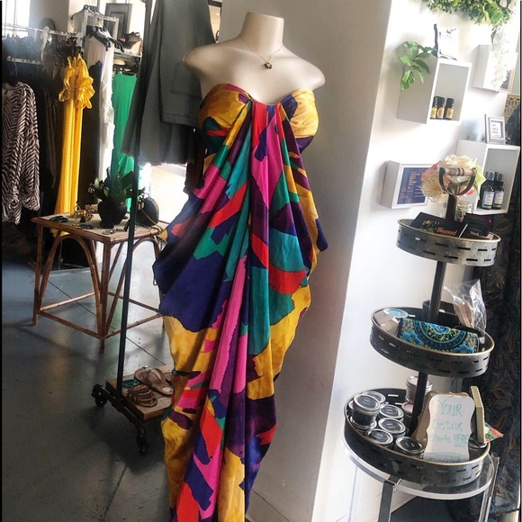 Dresses & Skirts - A multicolored dress